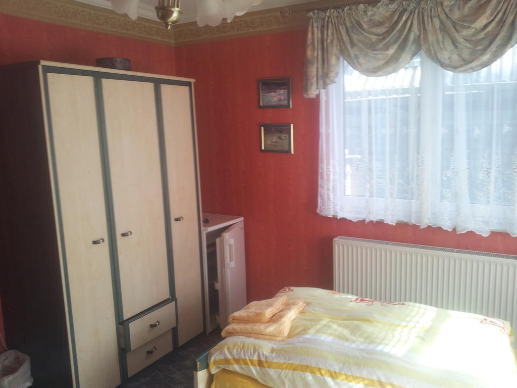 Biggis Waldpension Michendorf Extérieur photo